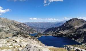 Vall de Peguera amb l'estany Negre de Peguera