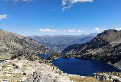 Vall de Peguera amb l'estany Negre de Peguera
