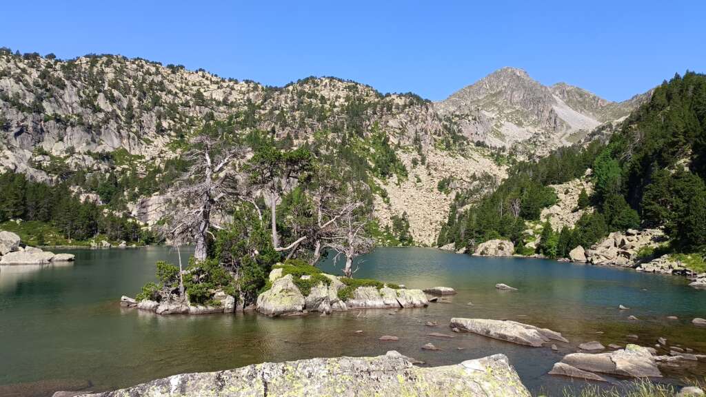 Estany Negre de Cabanes a la vall de Cabanes - valle de Cabanes